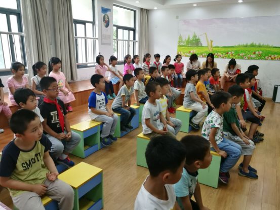 刘思纯老师校内音乐公开课《快乐的小木匠》