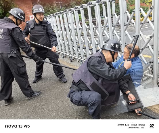 08f18bc473cb6c2402f812c784934203