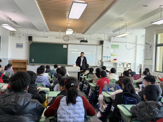 六1班家长课堂“汽车工业