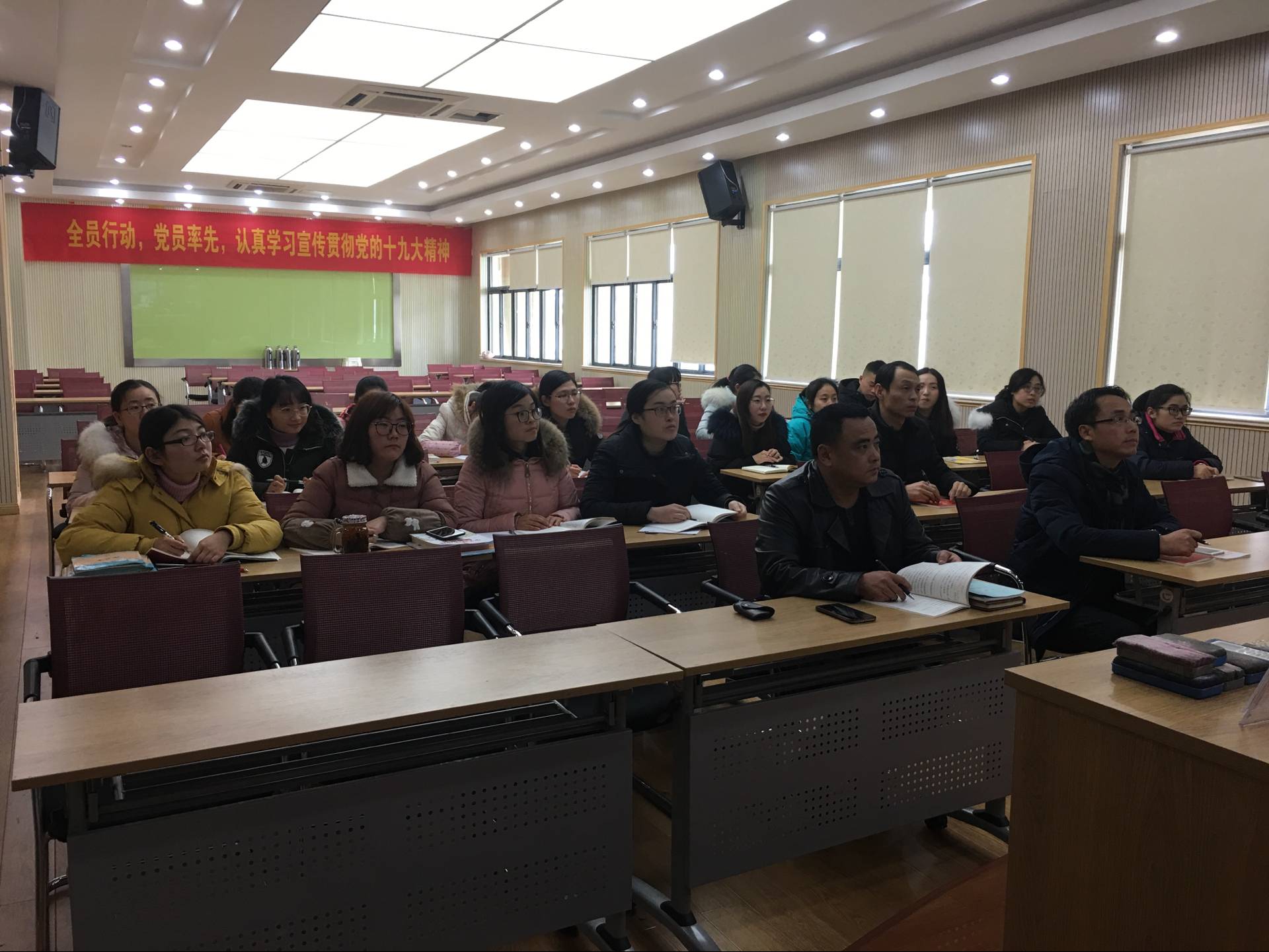 C:\Users\a\Desktop\QQ图片20180105225022.jpg